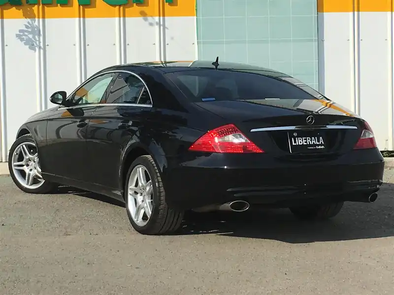 カタログ画像：ＣＬＳクラス（CLS-CLASS） ＣＬＳ３５０ 2006年9月 DBA-219356C 3500cc エメラルドブラック（Ｍ）orオブシディアンブラック（Ｍ） 燃費8.5km / l  バック