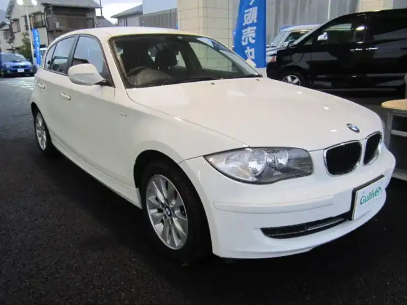 カタログ画像：１シリーズ（1 SERIES） １１６ｉスマートセレクション 2010年9月 LBA-UE16 1600cc 燃費13.6km / l メイン