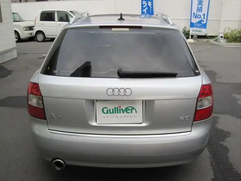 カタログ画像：Ａ４アバント（A4 AVANT） ２．０Ｓライン 2004年2月 GH-8EALT 2000cc シルバーレイクメタリック 燃費10.8km / l  バック