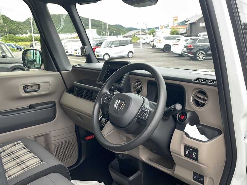 カタログ画像：Ｎ－ＢＯＸジョイ（N-BOX JOY） ベースグレード（２トーン） 2024年9月 6BA-JF6 660cc 燃費19.3km / l フロント