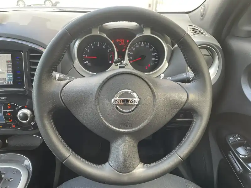 カタログ画像：ジューク（JUKE） １５ＲＸ プレミアムパーソナライズパッケージ 2013年12月 DBA-YF15 1500cc ミッドナイトパープルIV（４Ｒ） 燃費18.0km / l 内装