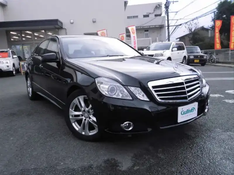 カタログ画像：Ｅクラス（E-CLASS） Ｅ３００ アバンギャルド 2009年5月 DBA-212054C 3000cc オブシディアンブラック（Ｍ）orブラック（Ｓ） 燃費9.6km / l  メイン（その他）