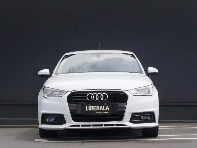 カタログ画像：Ａ１スポーツバック（A1 SPORTBACK） １．０ＴＦＳＩスポーツ 2015年6月 DBA-8XCHZ 1000cc グレイシアホワイトメタリック フロント