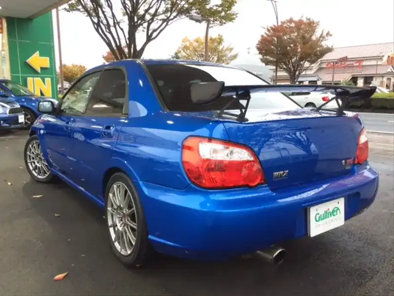 カタログ画像：インプレッサ（IMPREZA） ＷＲＸ ＳＴｉ スペックＣ タイプＲＡ 2004年10月 GH-GDB 2000cc ＷＲブルー・マイカ 燃費10.2km / l  バック