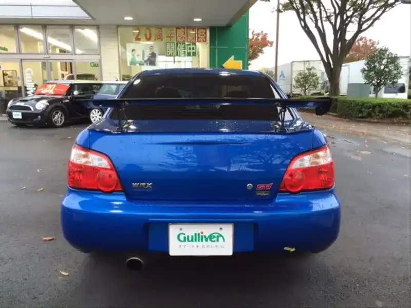 カタログ画像：インプレッサ（IMPREZA） ＷＲＸ ＳＴｉ スペックＣ タイプＲＡ 2004年10月 GH-GDB 2000cc ＷＲブルー・マイカ 燃費10.2km / l  バック