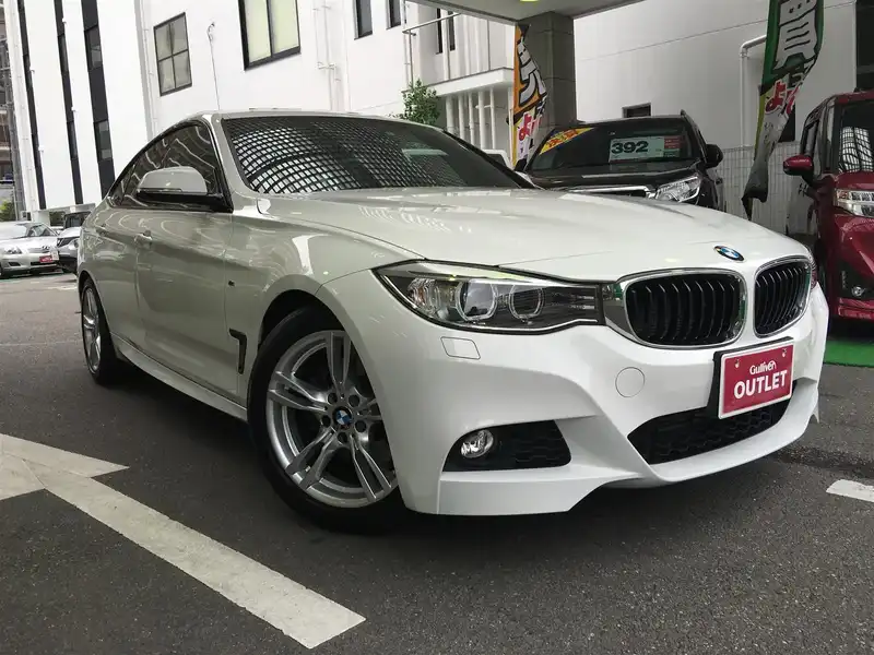 カタログ画像：３シリーズ（3 SERIES） ３２８ｉグランツーリスモ Ｍスポーツ 2015年9月 DBA-3X28 2000cc アルピン・ホワイトⅢ 燃費14.7km / l メイン