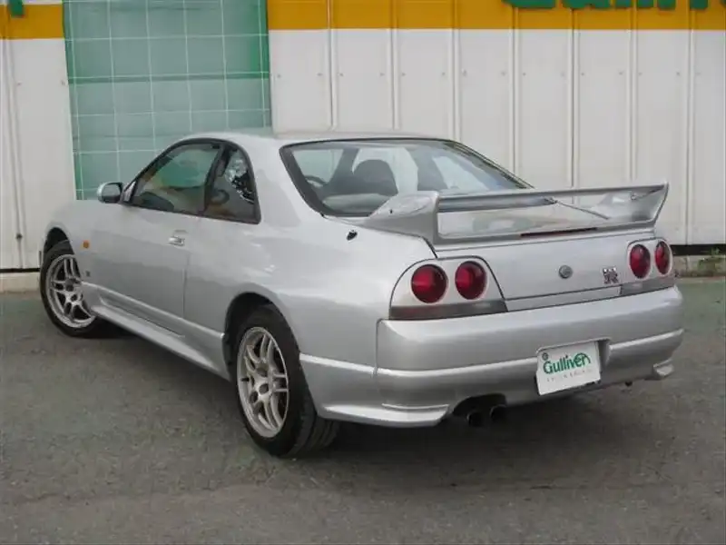 1501496 | カタログ画像：スカイライン（SKYLINE） ＧＴ－Ｒ 1995年1月 E-BCNR33 2600cc スパークシルバー（Ｍ） バック