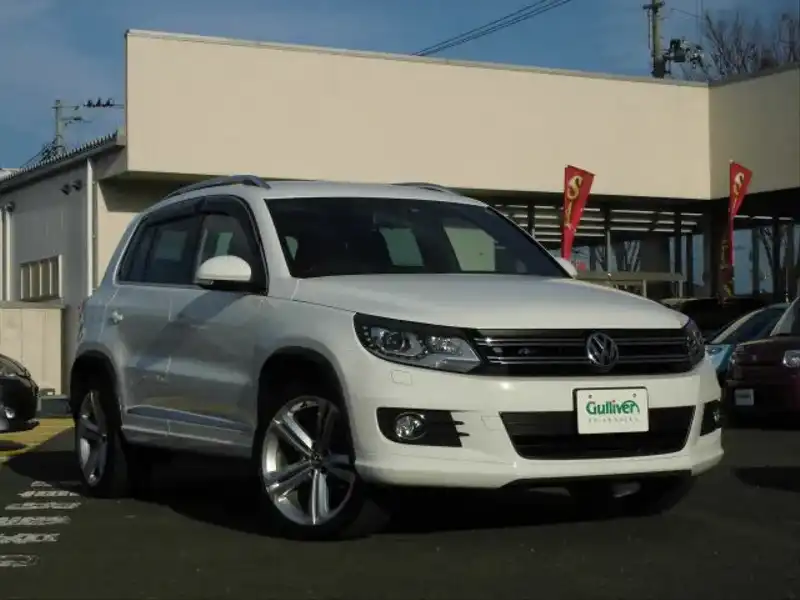 カタログ画像：ティグアン（TIGUAN） Ｒライン 2012年2月 ABA-5NCCZ 2000cc キャンディホワイト 燃費11.6km / l  メイン