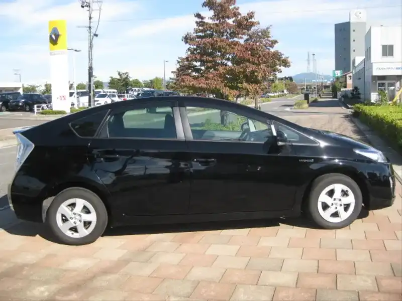 カタログ画像：プリウス（PRIUS） Ｌ 2009年5月 DAA-ZVW30 1800cc ブラック 燃費32.6km / l 外装