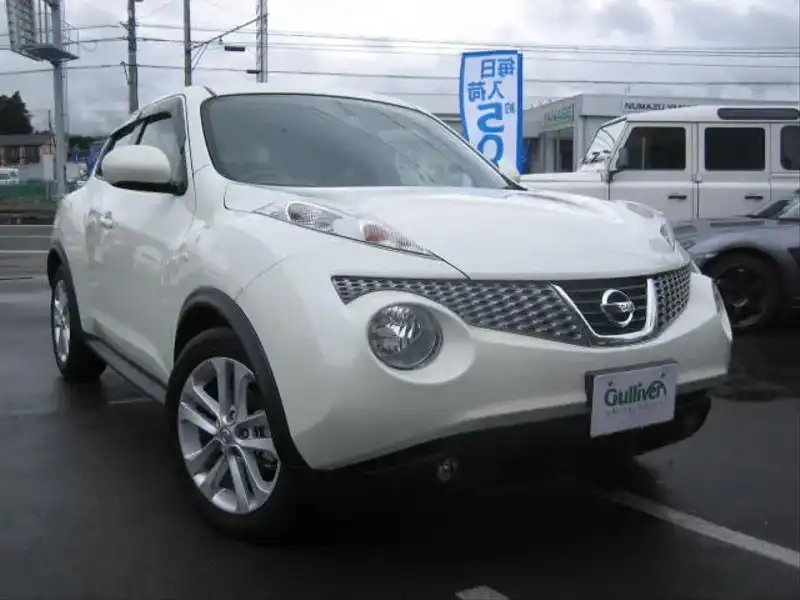 カタログ画像：ジューク（JUKE） １５ＲＸ アーバンセレクション 2011年5月 DBA-YF15 1500cc ホワイトパール（３Ｐ） 燃費17.2km / l メイン（その他）