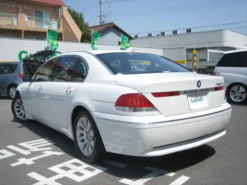 カタログ画像：７シリーズ（7 SERIES） ７６０Ｌｉ 2003年11月 GH-GN60 6000cc アルピン・ホワイトⅢ（ソリッド・カラー） 燃費6.5km / l  バック