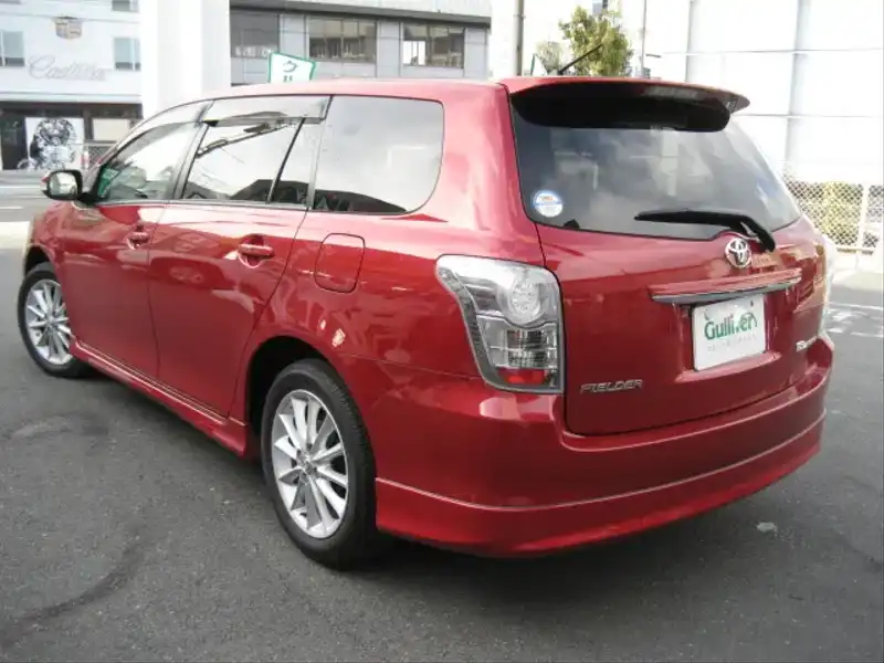 カタログ画像：カローラフィールダー（COROLLA FIELDER） １．８Ｓ エアロツアラー 2010年4月 DBA-ZRE144G 1800cc レッドマイカメタリック 燃費15.6km / l  バック