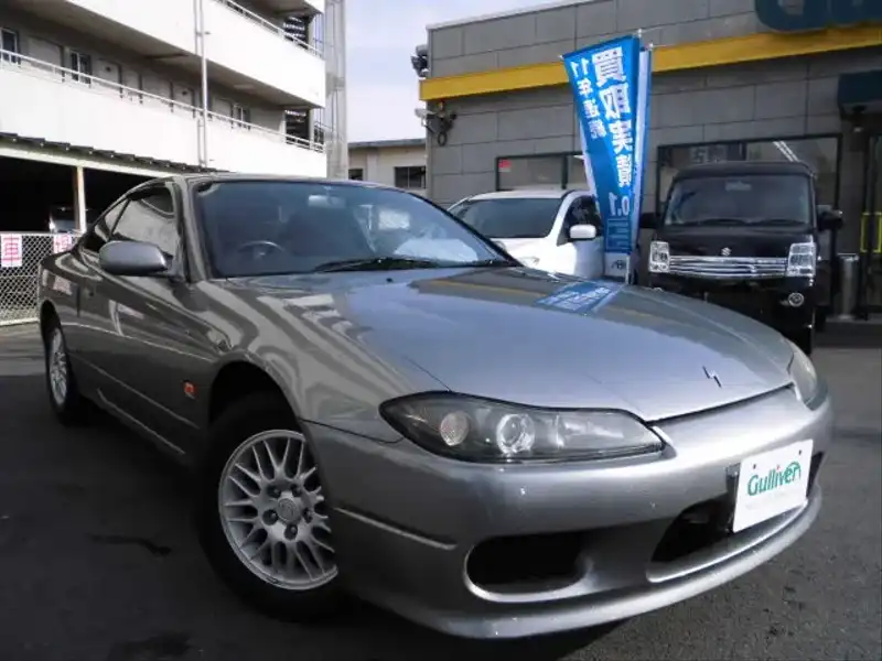 カタログ画像：シルビア（SILVIA） スペックＳ Ｖパッケージ 2002年1月 GF-S15 2000cc スパークリングシルバー（Ｍ） 燃費12.0km / l  メイン