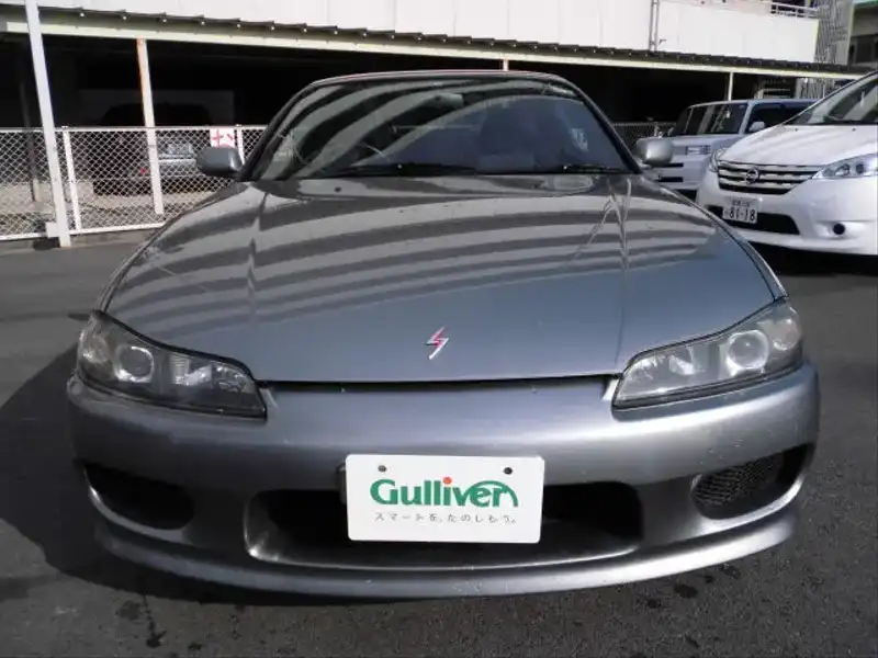 カタログ画像：シルビア（SILVIA） スペックＳ Ｖパッケージ 2002年1月 GF-S15 2000cc スパークリングシルバー（Ｍ） 燃費12.0km / l  フロント