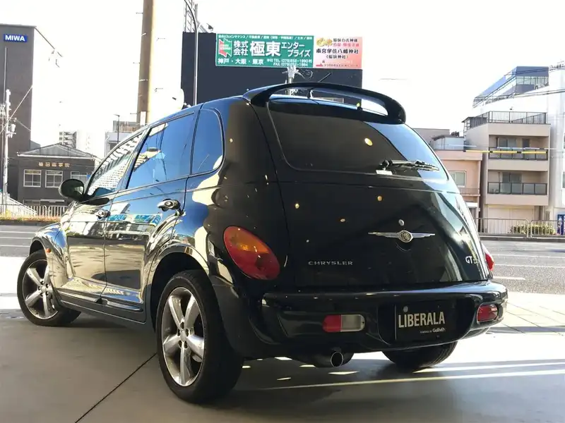 カタログ画像：クライスラー・ＰＴクルーザー（CHRYSLER PT CRUISER） ＧＴ 2004年10月 GH-PT24T 2400cc ブラッククリアコート バック