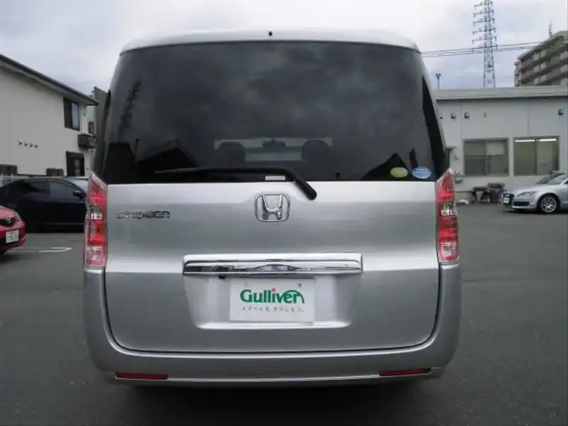 カタログ画像：ステップワゴン（STEPWAGON） Ｇ ＨＩＤエディション 2010年10月 DBA-RK1 2000cc スーパープラチナ・メタリック 燃費13.2km / l バック