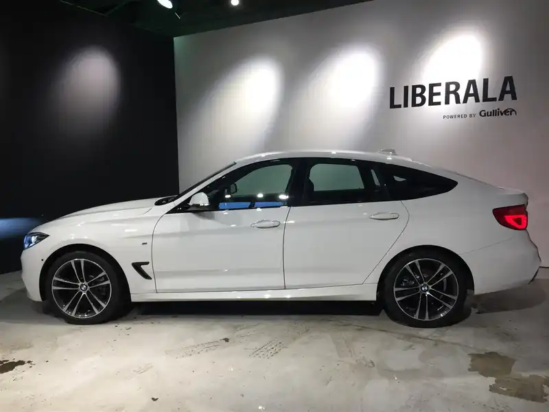 カタログ画像：３シリーズ（3 SERIES） ３２０ｄ ｘＤｒｉｖｅ グランツーリスモ Ｍスポーツ 2018年1月 LDA-8T20 2000cc アルピン・ホワイトⅢ 燃費17.4km / l 外装