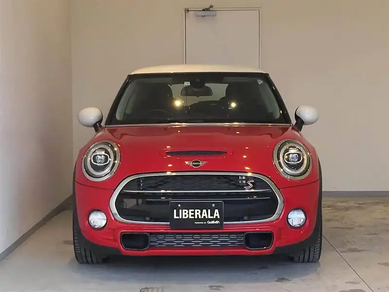 カタログ画像：ＭＩＮＩ（MINI） クーパーＳ 2018年5月 CBA-XR20M 2000cc チリ・レッド（ソリッド） 燃費16.4km / l フロント