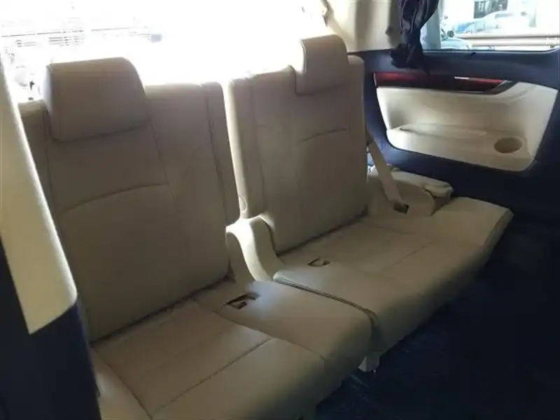 カタログ画像：ヴェルファイアハイブリッド（VELLFIRE HYBRID） ハイブリッドＶ Ｌエディション 2015年1月 DAA-AYH30W 2500cc バーニングブラッククリスタルシャインガラスフレーク 燃費18.4km / l 内装