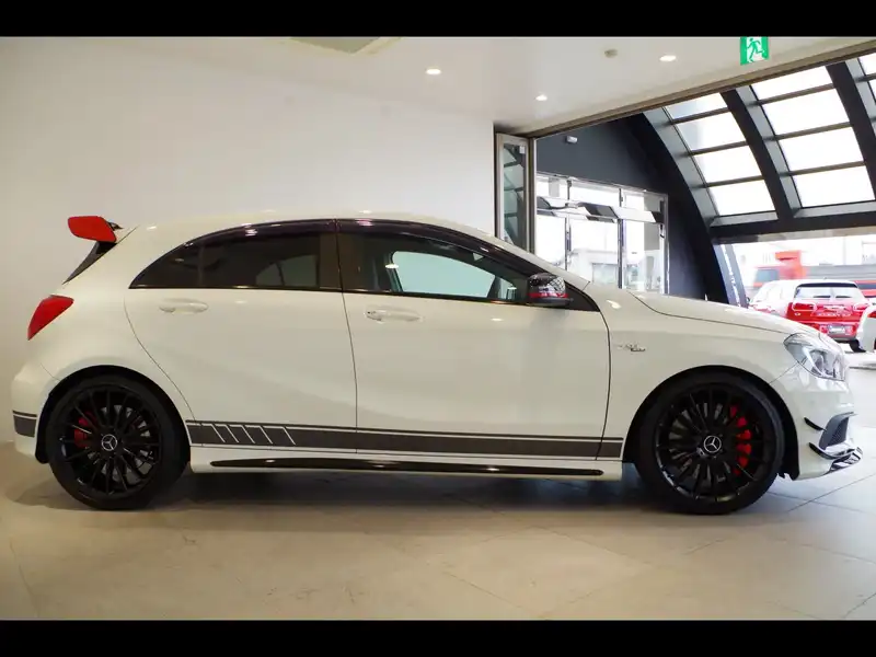 カタログ画像：Ａクラス（A-CLASS） Ａ４５ ＡＭＧ ４マチック エディション １ 2013年7月 CBA-176052 2000cc カルサイトホワイト 外装