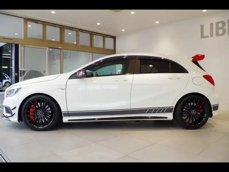 カタログ画像：Ａクラス（A-CLASS） Ａ４５ ＡＭＧ ４マチック エディション １ 2013年7月 CBA-176052 2000cc カルサイトホワイト 外装