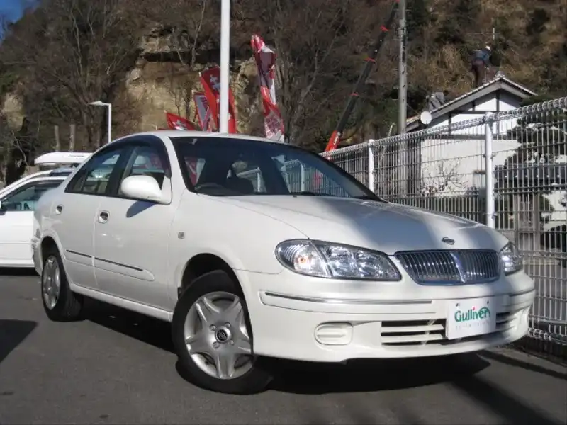 カタログ画像：ブルーバードシルフィ（BLUEBIRD SYLPHY） １８Ｖｉリミテッド 2001年12月 UA-QG10 1800cc ホワイトパール（３Ｐ） 燃費16.0km / l  メイン