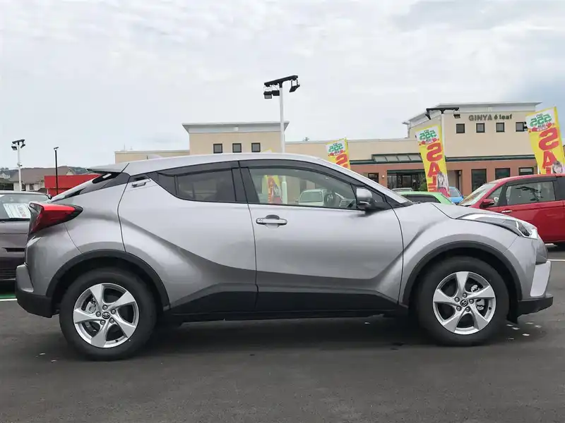 10115539 | カタログ画像：Ｃ－ＨＲ（C-HR） Ｓ－Ｔ 2018年5月 DBA-NGX10 1200cc メタルストリームメタリック 外装