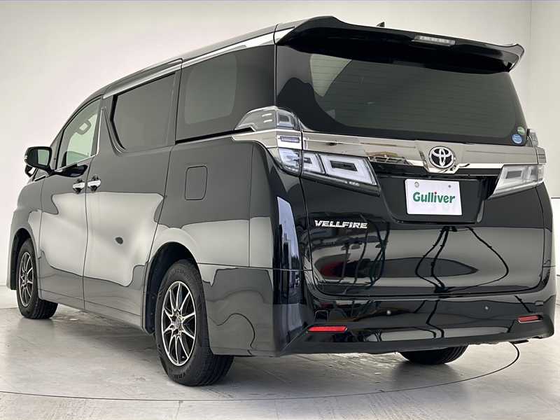 カタログ画像：ヴェルファイア（VELLFIRE） ３．５Ｖ Ｌ 2018年10月 DBA-GGH35W 3500cc バーニングブラッククリスタルシャインガラスフレーク 燃費10.4km / l バック