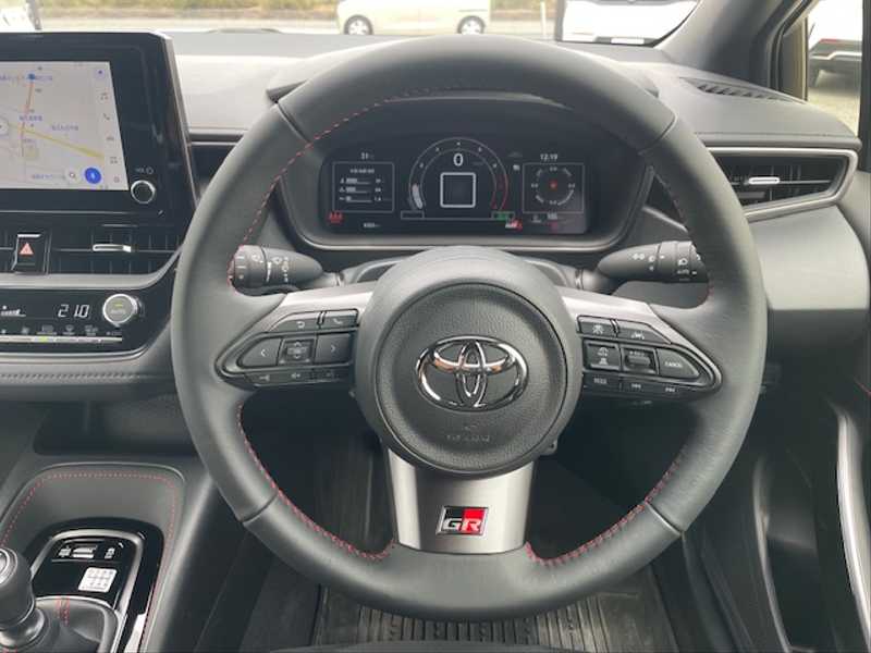 カタログ画像：ＧＲカローラ（GR COROLLA） ＲＺ 2023年8月 4BA-GZEA14H 1600cc プラチナホワイトパールマイカ 燃費12.4km / l 内装