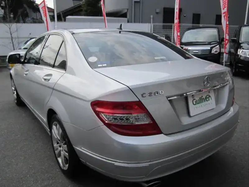 カタログ画像：Ｃクラス（C-CLASS） Ｃ２００コンプレッサー アバンギャルド 2008年1月 DBA-204041 1800cc キューバナイトシルバー（Ｍ）orイリジウムシルバー（Ｍ） 燃費11.2km / l  バック