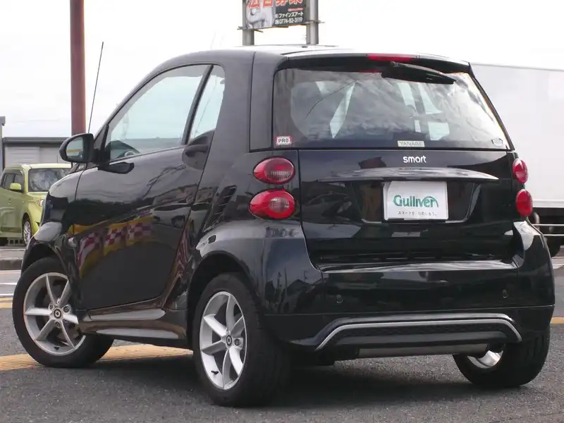 カタログ画像：スマートフォーツークーペ（SMART FORTWO COUPE） ターボ 2012年5月 CBA-451332 1000cc ディープブラック 燃費18.0km / l バック