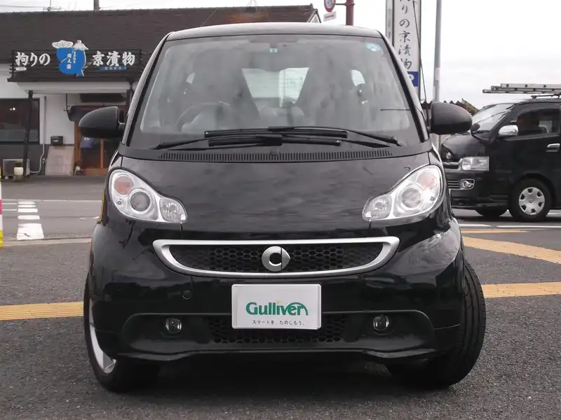 カタログ画像：スマートフォーツークーペ（SMART FORTWO COUPE） ターボ 2012年5月 CBA-451332 1000cc ディープブラック 燃費18.0km / l フロント