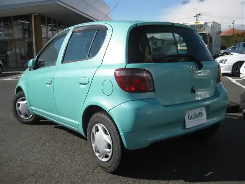 カタログ画像：ヴィッツ（VITZ） Ｂ 1999年8月 GH-SCP10 1000cc ライトアクアメタリック 燃費19.6km / l  バック