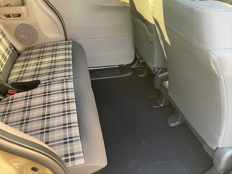 カタログ画像：Ｎ－ＢＯＸジョイ（N-BOX JOY） ベースグレード（２トーン） 2024年9月 6BA-JF6 660cc 燃費19.3km / l 内装