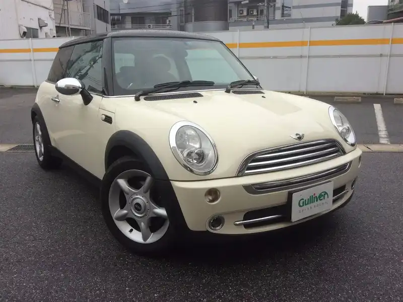 カタログ画像：ＭＩＮＩ（MINI） クーパー 2005年9月 GH-RA16 1600cc ペッパー・ホワイト（ソリッド） 燃費13.4km / l  メイン（その他）