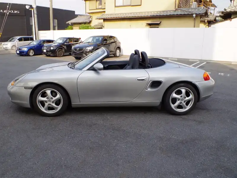 カタログ画像：ボクスター（BOXSTER） ボクスター 2000年10月 GF-98665 2700cc アークティックシルバーメタリックｏｒメリディアンメタリック 燃費8.8km / l  外装