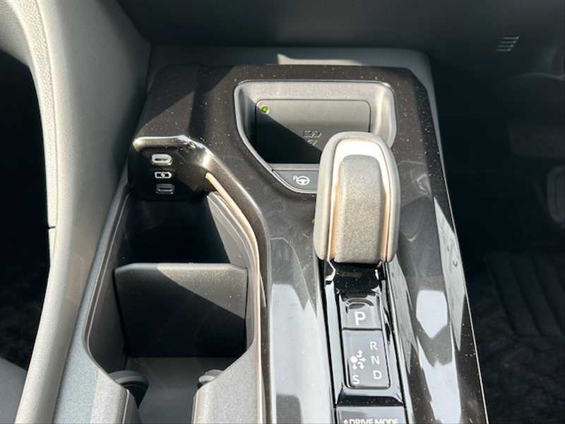 カタログ画像：クラウンエステート（CROWN ESTATE） Ｚ 2025年3月 6AA-AZSH38W 2500cc プレシャスホワイトパールorブラック×プレシャスホワイトパール 燃費20.3km / l 内装