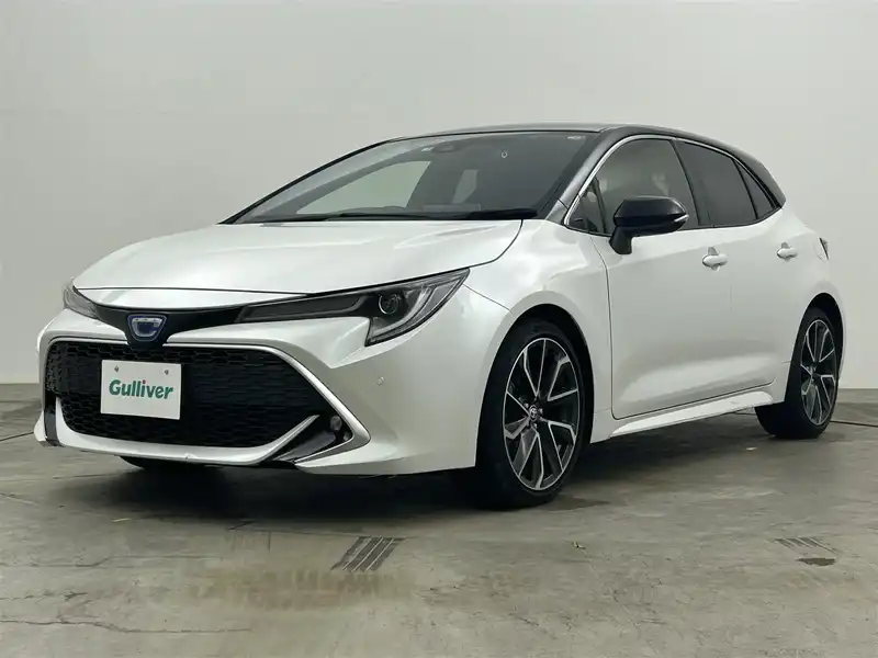 カタログ画像：カローラスポーツ（COROLLASPORT） Ｇ Ｚ 2020年6月 3BA-NRE210H 1200cc プラチナホワイトパールマイカorアティチュードブラックマイカ×プラチナホワイトパールマイカ 燃費16.4km / l フロント