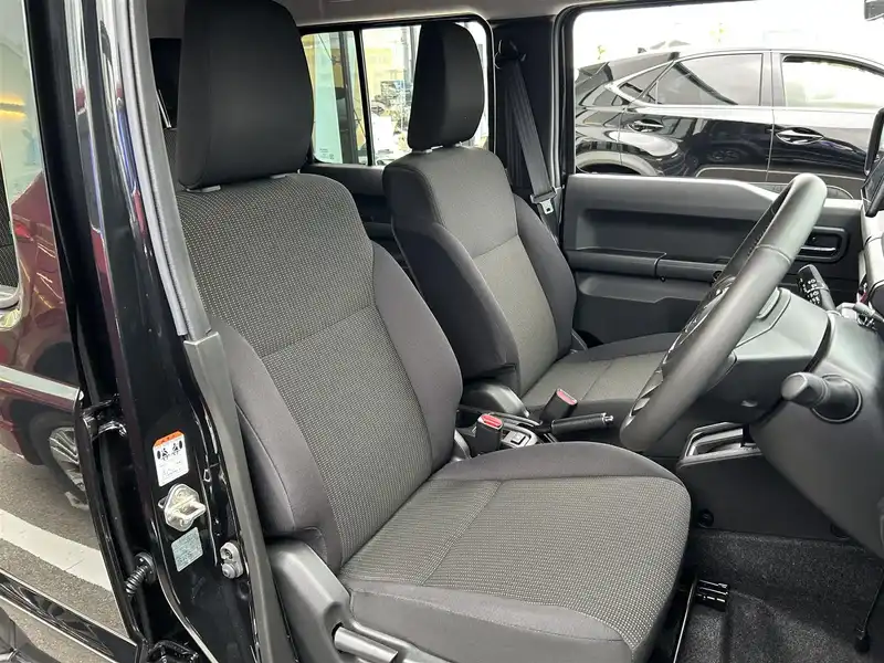 カタログ画像：ジムニーノマド（JIMNY NOMADE） ＦＣ 2025年4月 3BA-JC74W 1500cc ブルーイッシュブラックパール4 燃費13.6km / l フロント