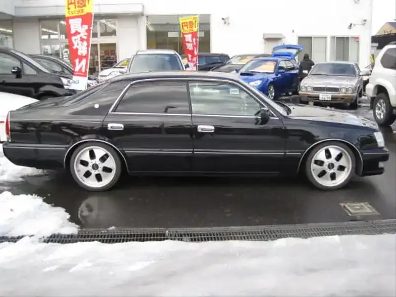 カタログ画像：クラウンマジェスタ（CROWN MAJESTA） Ｅタイプ 1998年8月 GF-JZS155 3000cc ブラック 燃費9.0km / l  外装