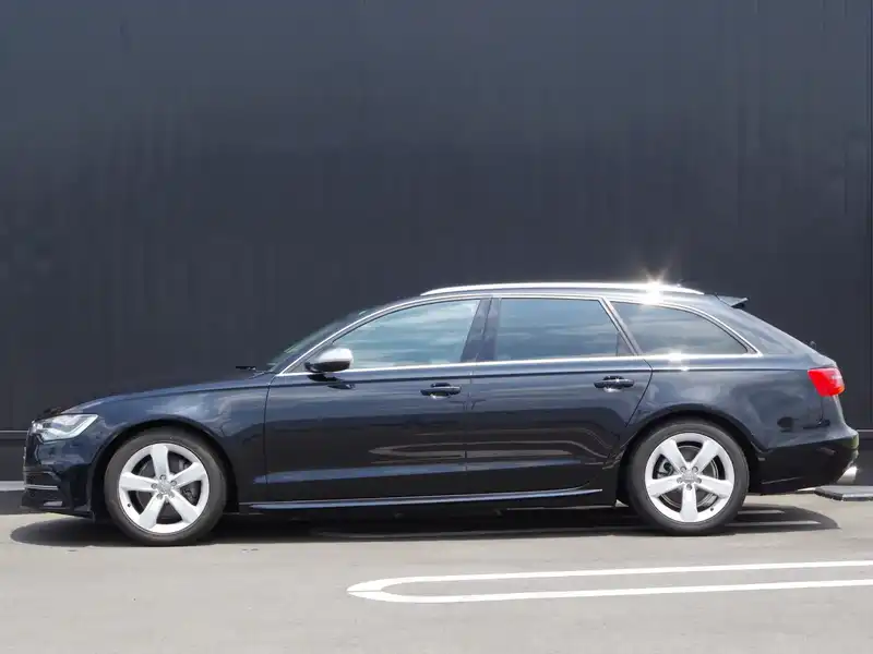 カタログ画像：Ａ６アバント（A6 AVANT） ２．８ＦＳＩクワトロ 2013年7月 DBA-4GCHVS 2800cc ムーンライトブルーメタリック 燃費11.8km / l 外装