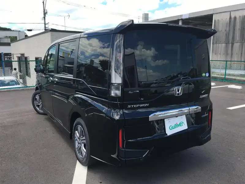 カタログ画像：ステップワゴンスパーダ（STEPWAGON SPADA） スパーダハイブリッド Ｇ ホンダセンシング 2017年9月 6AA-RP5 2000cc プレミアムスパークルブラックパール 燃費25.0km / l バック