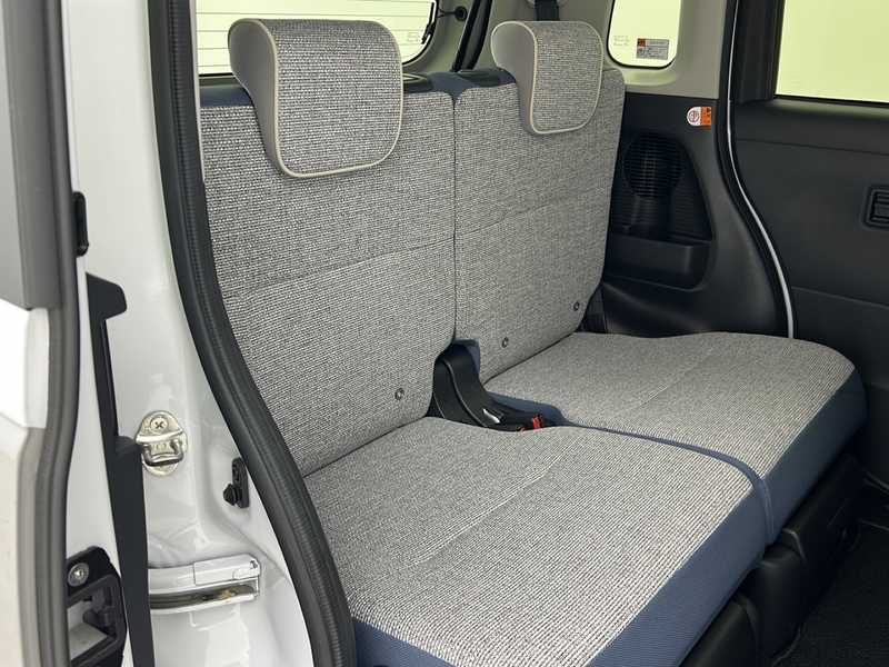 カタログ画像：ムーヴキャンバス（MOVE CANBUS） ストライプスＧターボ 2022年7月 5BA-LA850S 660cc シャイニングホワイトパール×スムースグレーマイカメタリック 燃費22.4km / l 内装