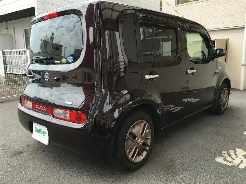 カタログ画像：キューブ（CUBE） １５Ｘ ＦＯＵＲ Ｖセレクション ８０ｔｈスペシャルカラーリミテッド 2014年5月 DBA-NZ12 1500cc プレミアムディープマルーン（Ｐ） 燃費15.6km / l バック