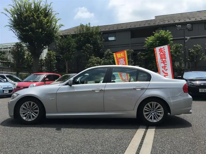 カタログ画像：３シリーズ（3 SERIES） ３２５ｉ 2010年5月 LBA-PH25 3000cc チタン・シルバー（メタリック・カラー） 燃費11.6km / l 外装