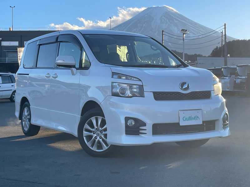 ヴォクシー（トヨタ）の2010年式（平成22年式）の中古車を検索｜【中古