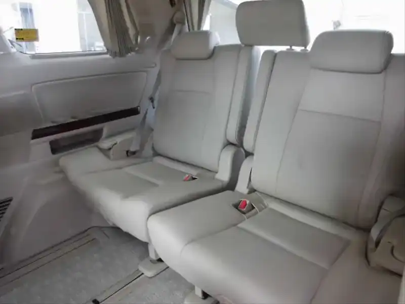 カタログ画像：アルファード（ALPHARD） ３５０Ｇ サイドリフトアップシート装着車 2011年11月 DBA-GGH25W 3500cc ホワイトパールクリスタルシャイン 燃費9.1km / l 内装