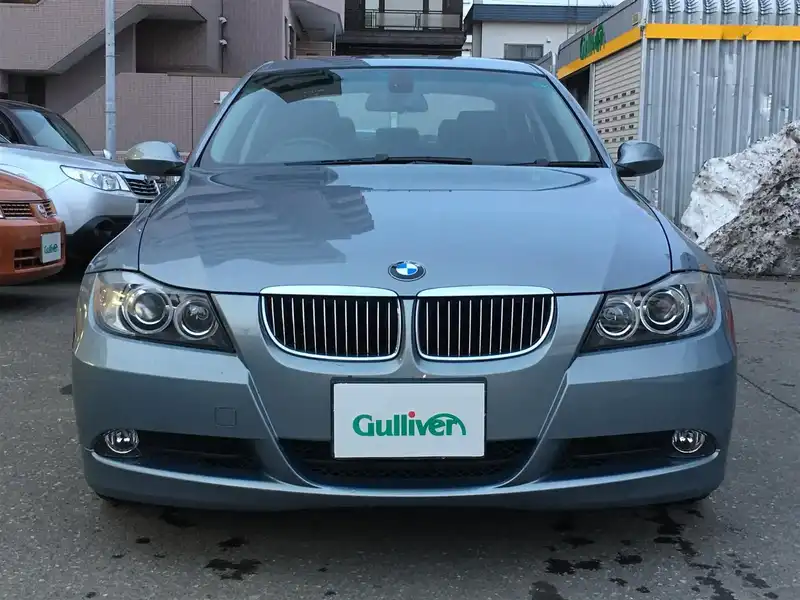 カタログ画像：３シリーズ（3 SERIES） ３２３ｉ ハイラインパッケージ 2006年9月 ABA-VB23 2500cc 燃費9.4km / l  フロント