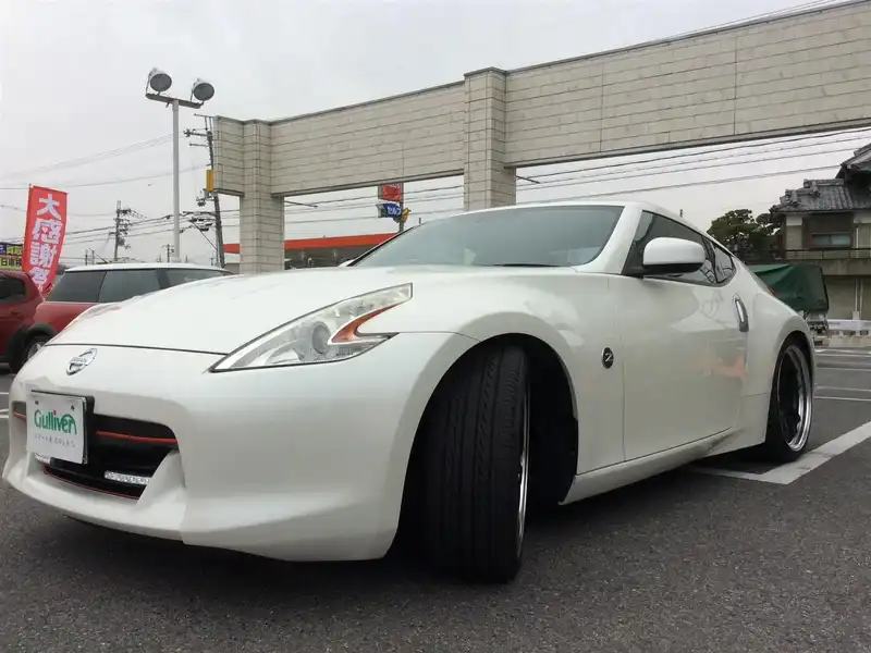 カタログ画像：フェアレディＺ（FAIRLADY Z） ４０ｔｈアニバーサリー 2009年10月 CBA-Z34 3700cc ブリリアントホワイトパール（３Ｐ） 燃費9.5km / l  外装