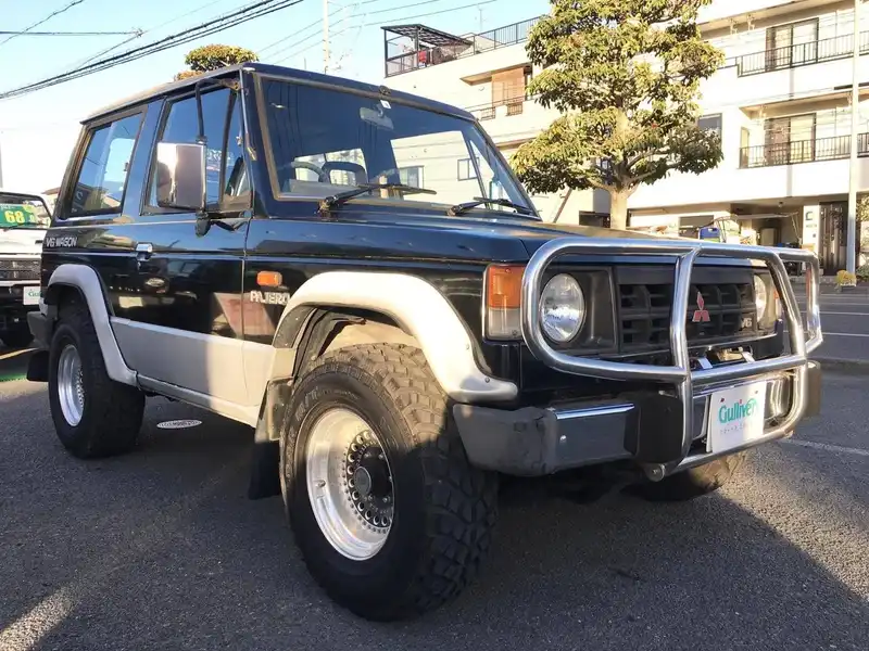 カタログ画像：パジェロ（PAJERO） ワイドメタルトップワゴン スーパーＪＸ－Ｗ 1989年6月 E-L141GW 3000cc ランプブラック／グレースシルバー メイン